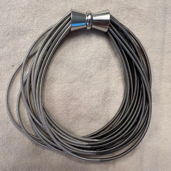 Sea Lily twist piano wire bracelet with silk-infused wire. Silver/Gray two-tone - Picture 4 of 6